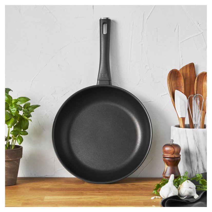 Bratpfanne Zwilling Madura Plus, antihaftbeschichtet, 28 cm, Aluminium, schwarz