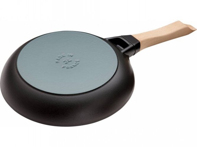 STAUB Frying pan 26 cm wooden handle black